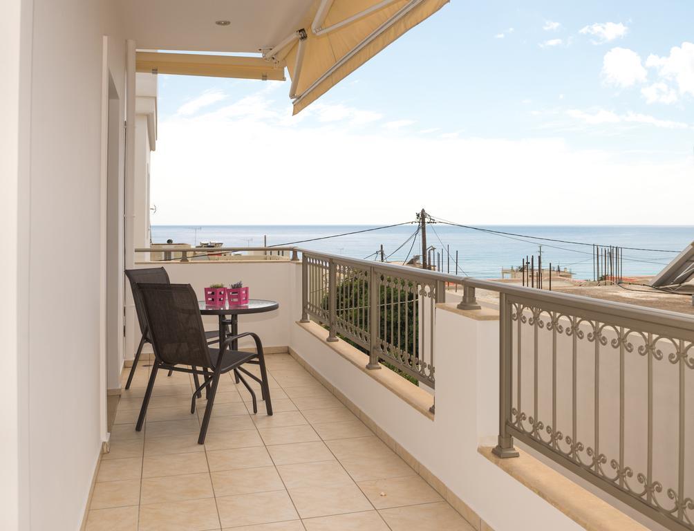 Vakakis-Me Apartments Palaiochora Exterior foto